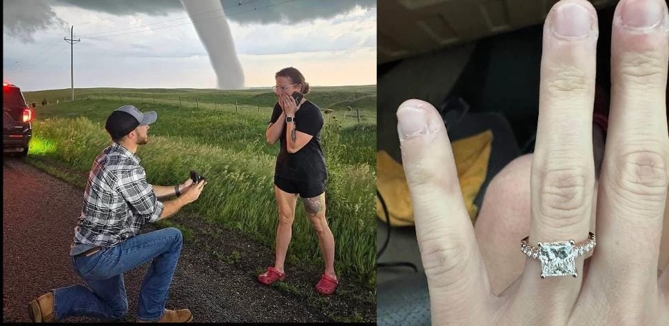 Lamaran Ekstrem di Tengah Tornado, Storm Chaser Ini Bikin Heboh